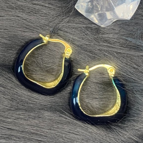 New Retro Aesthetic Earrings - Picture 5 of 6